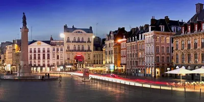 Красивые улицы где-то в Париже Во франции. Редакционное Фотография -  изображение насчитывающей известно, собор: 174252152
