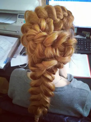 Прически на выпускной — 680 фото красивых идей оформления причесок | Side  french braids, French braid hairstyles, Front french braids