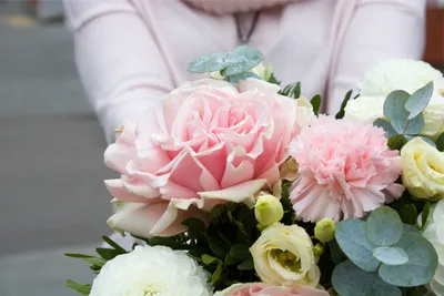 Букет с французской розой, эустомой и гортензией — купить в  интернет-магазине по низкой цене на Яндекс Маркете