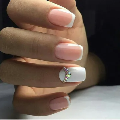 Нежный французский маникюр со стразами | Luxury nails, Nails, Trendy nails