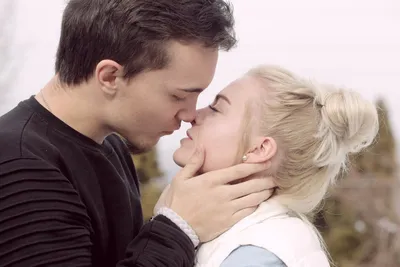 Как правильно целоваться: урок профи - mport.ua
