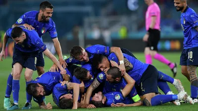 Футболисты сборной Италии оглушили детей громким исполнением гимна: яркие  фото - Новости спорта