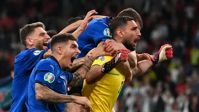 Легенды узбекского футбола обыграли чемпионов мира из Италии