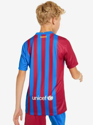 Барселона» представила линейку ретро-футболок | БарсаМания