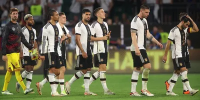 Немецкий футбольный союз объяснил закрытые рты руками на общекомандном фото  сборной Германии – акция протеста на ЧМ-2022 в Катаре