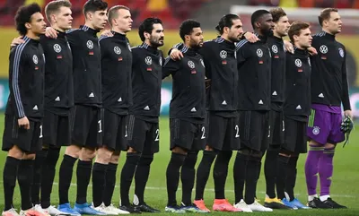 Чемпионат мира по футболу 2022 в Катаре: протест сборной Германии: зачем  немецкие футболисты закрыли рот рукой, причина - Чемпионат