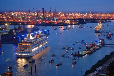 Более миллиона человек пришли на день рождения Гамбургского порта
