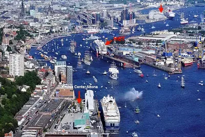порт гамбург с его огромным контейнерным краном город гамбург германия 10  мая 2021 Редакционное Изображение - изображение насчитывающей кран, вечер:  221066935