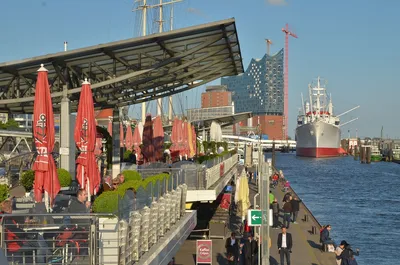 Гамбург, Германия - 9 ноября 2019 г. Главный порт \"Гамбург Хафен\"  Редакционное Стоковое Фото - изображение насчитывающей экспорт, обзор:  165041793