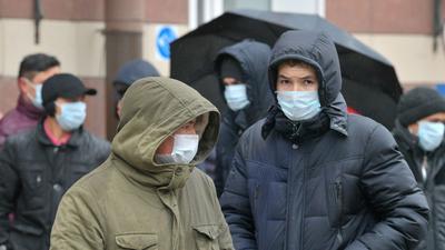 Файл:Гастарбайтеры митингуют перед управой в Москве.jpeg — Википедия