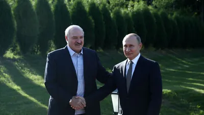 Лукашенко о слухах о своем здоровье: я еще жив и жить буду