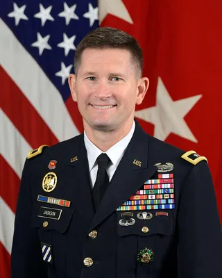 Генерал-лейтенант Эдвард Асрян посетил штаб-квартиру Европейского  командования США