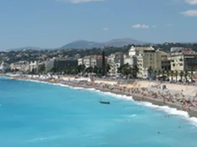 Онлайн】 Веб-камера Пляж Вольтри - Генуя | SkylineWebcams