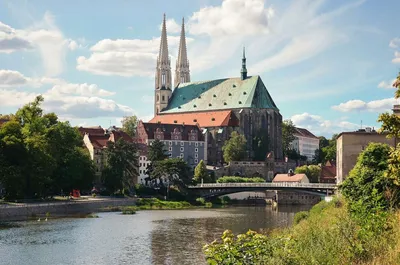 Чем живет самый восточный город Германии, поделенный между Польшей и  Германией - Згожелец и Гёрлиц. - YouTube
