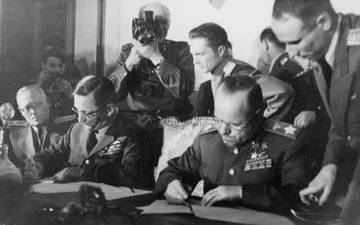 8 мая 1945 года подписан акт о безоговорочной капитуляции фашистской  Германии - Российское историческое общество