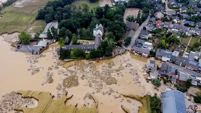 Последствия страшного наводнения в Германии: «Вода смела людей точно  цунами» - KP.RU