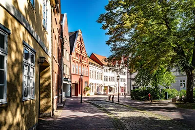 Красивые улицы Германии: Любек. Узкие улицы и музей кукол