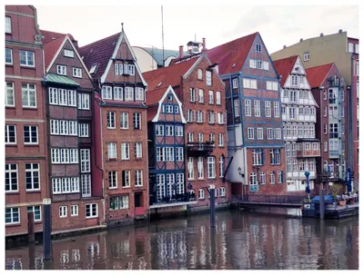 Гамбург, Германия- дорога города Редакционное Фотография - изображение  насчитывающей гамбург, небо: 200000417