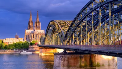 Welcome to the Cologne Cathedral Germany / Carmen Varner // Food,  Lifestyle, and Travel Writer