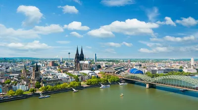 🇩🇪Лейпциг (нем. Leipzig) - город в Центральной Германии, расположенный на  западе в Саксонии. Является одним из самых динамично… | Instagram