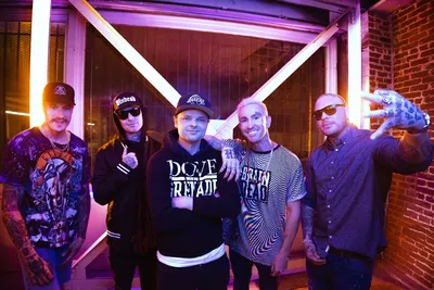 HOLLYWOOD UNDEAD Join Forces With IMANBEK For “Runaway” Single - Icon Vs.  Icon