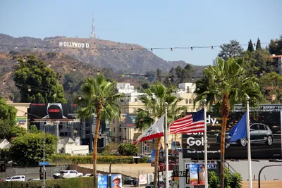 Шопинг-улица Бульвар Голливуд (Hollywood Boulevard, Голливудский бульвар) в  Лос-Анджелесе