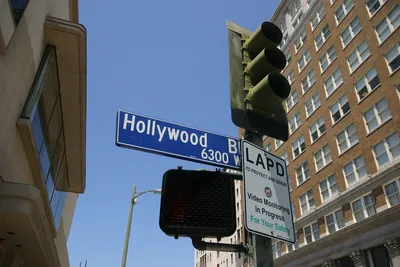 ГОЛЛИВУД Голливуд (holly «падуб» + wood «лес») — район Лос-Анджелеса,  расположенный к северо-западу от центра города, в штате… | Instagram