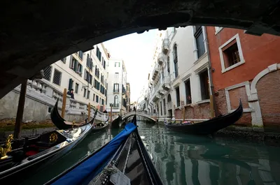 Гондола в Венеции стоковое изображение. изображение насчитывающей  визирование - 28998045