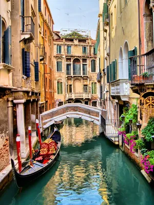 Венеция: совместная поездка на гондоле по Гранд-каналу | GetYourGuide