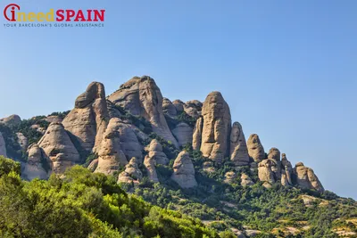 Монастырь и одноимённая гора Монсеррат, Испания (Каталония). | Пикабу