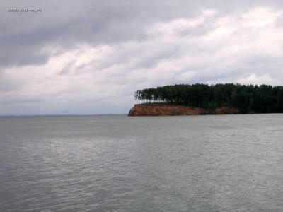 Горьковское море приобрело ярко-изумрудный окрас😍 Ничего необычного -  просто в это время года цветут водоросли! | ВКонтакте