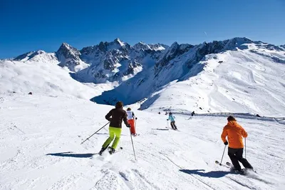 Отдых за границей – горнолыжные курорты Франции и Италии засыпает снегом |  РБК Украина