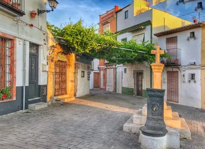 Дения: испанский город на побережье в лучших традициях