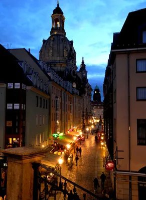 Немецкий язык - ✨Красота в Дрездене... 🔸 Дрезден - город удивительной  красоты, жемчужина барокко, центр искусств европейского масштаба,  практически уничтоженный в ходе Второй мировой войны и бережно  восстановленный вновь. Отстройка и реставрация