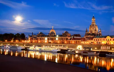 Старый Город Дрезден На Закате Фотография, картинки, изображения и  сток-фотография без роялти. Image 23789108