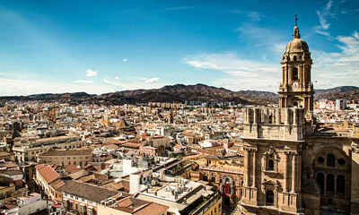 Малага, Испания, собор в центре города Стоковое Фото - изображение  насчитывающей строя, взгляд: 133071504