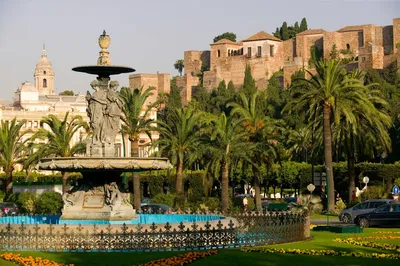 Панорамный Вид На Город Малага. Андалусия, Испания Фотография, картинки,  изображения и сток-фотография без роялти. Image 33433540