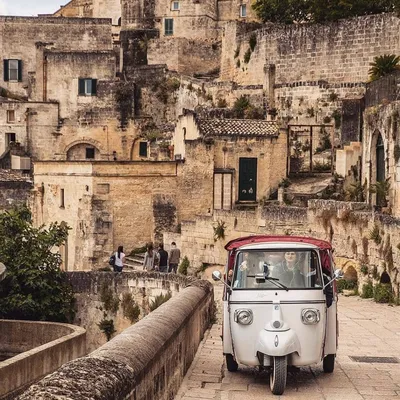 Матера Италия достопримечательности : загадочный пещерный город.