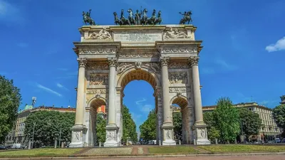 Милан — город, который сочетает историю и современность:  достопримечательности и красивые места