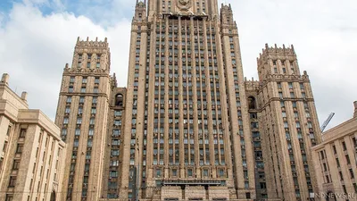 Москва в ответ на новые санкции США может выслать из России 35 американских  дипломатов