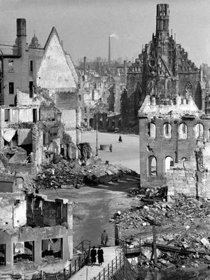старый город нюрнберг стоковое фото. изображение насчитывающей шпиль -  221016204