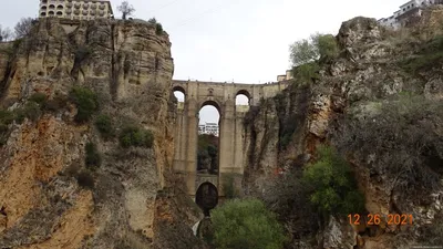 Ронда, Андалусия - живописный мост, коррида, белый город Испании