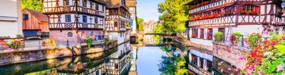 Старый город Страсбург, Франция Стоковое Фото - изображение насчитывающей  известно, городок: 160242226