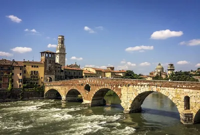 italiatut_города ]🇮🇹 🇮🇹 Очаровательная Верона! Прекрасные дворцы и  пленительные загородные пейзажи, открывающиеся взору с д… | Верона италия,  Верона, Туризм