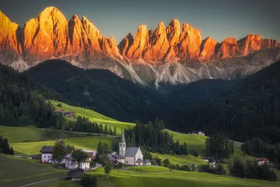 горы Италии schlern стоковое фото. изображение насчитывающей панорамно -  20073226