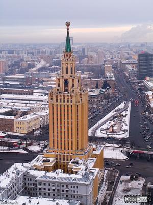 File:Moscow. Leningradskaya Hotel.jpg - Wikimedia Commons