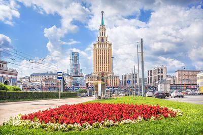 Moscow, Russia - May 21, 2018. Hilton Moscow Leningradskaya on  Komsomolskaya Square Stock Photo - Alamy