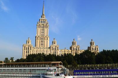 Памятник былой дружбе - Мослента