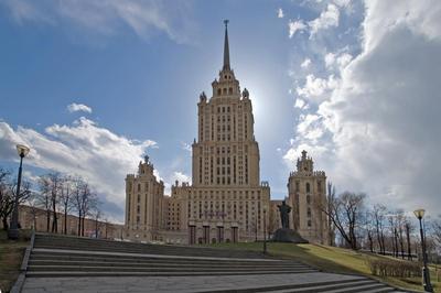 25 мая 1957 года в Москве торжественно открылась гостиница «Украина» -  Российское историческое общество