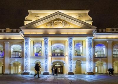 Большой Гостиный двор: Знаменитые строения - Петербург 24
